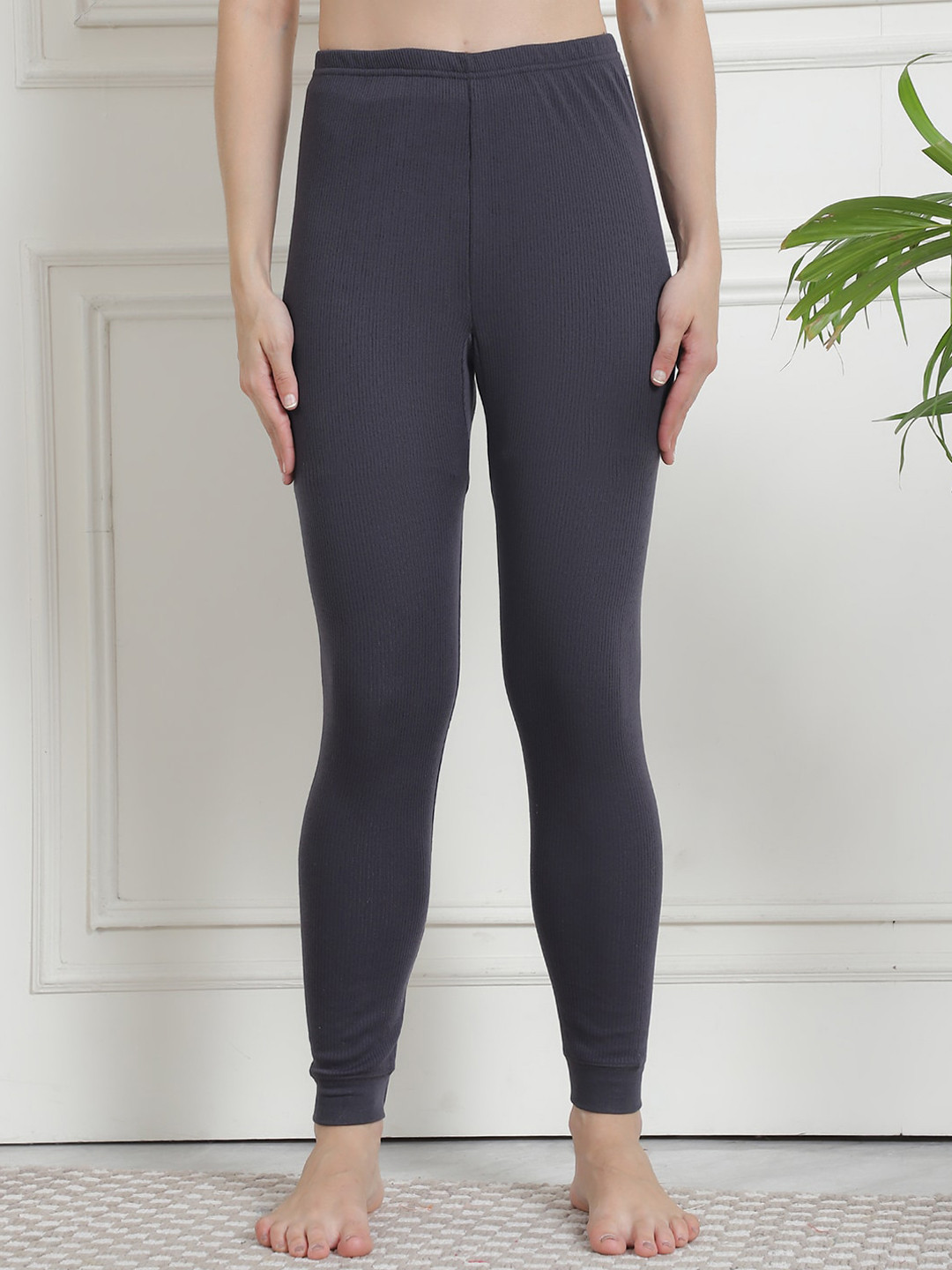 Aerowarm Women Charcoal Solid Thermal Bottoms