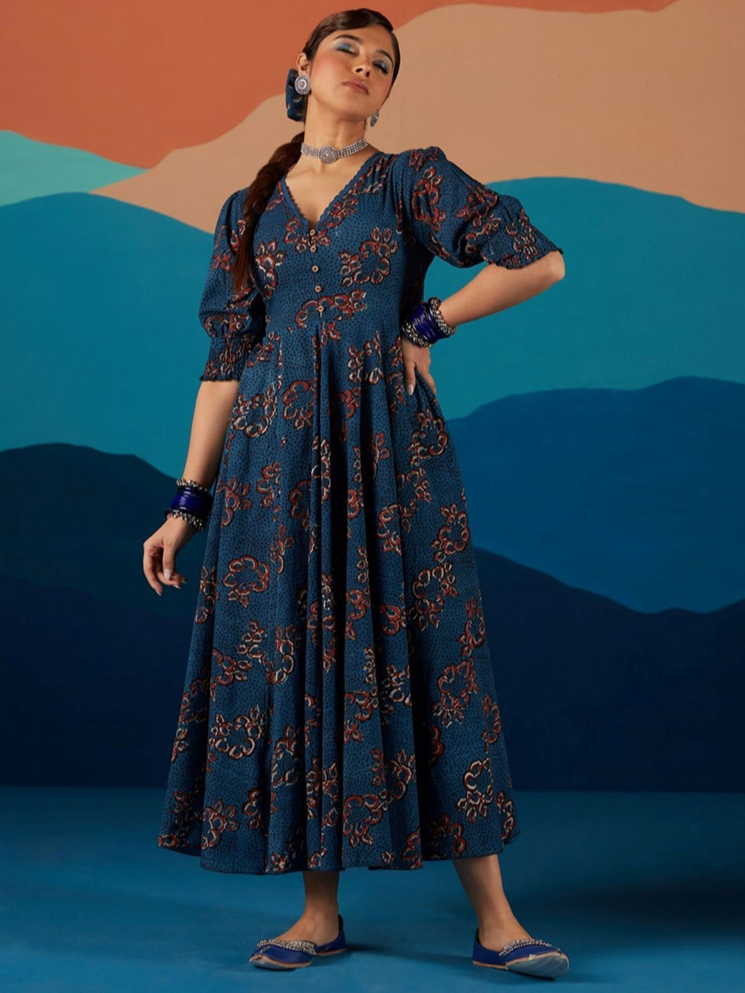 Charnest Ethnic Motifs Printed V-Neck Flared Sleeves Thread Work A-Line Kurta