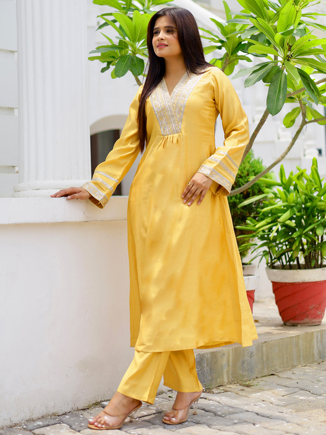 Gerua By Libas Women Floral Yoke Design Regular Thread Work Kurta with