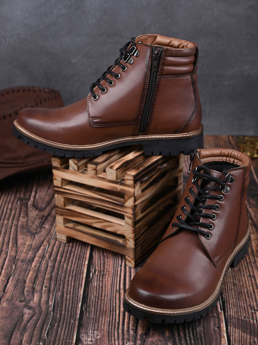 Louis Stitch Men Tan Mid-Top Lace up Biker Chain Boots