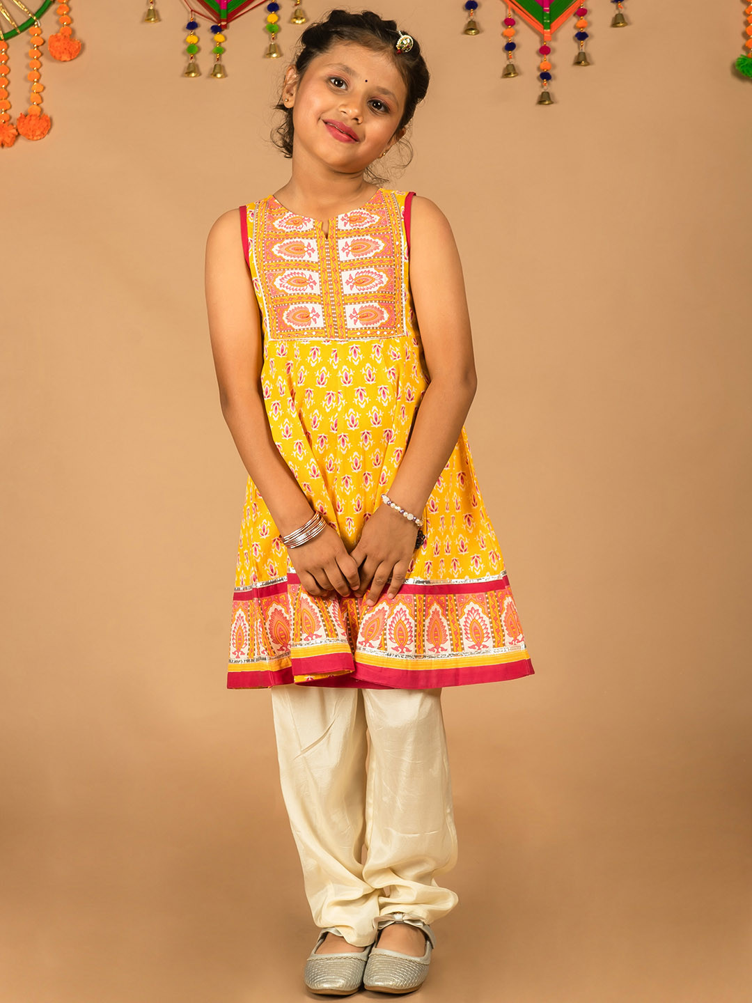 HERE&NOW Girls Printed Sleeveless Cotton Tunic With Trousers