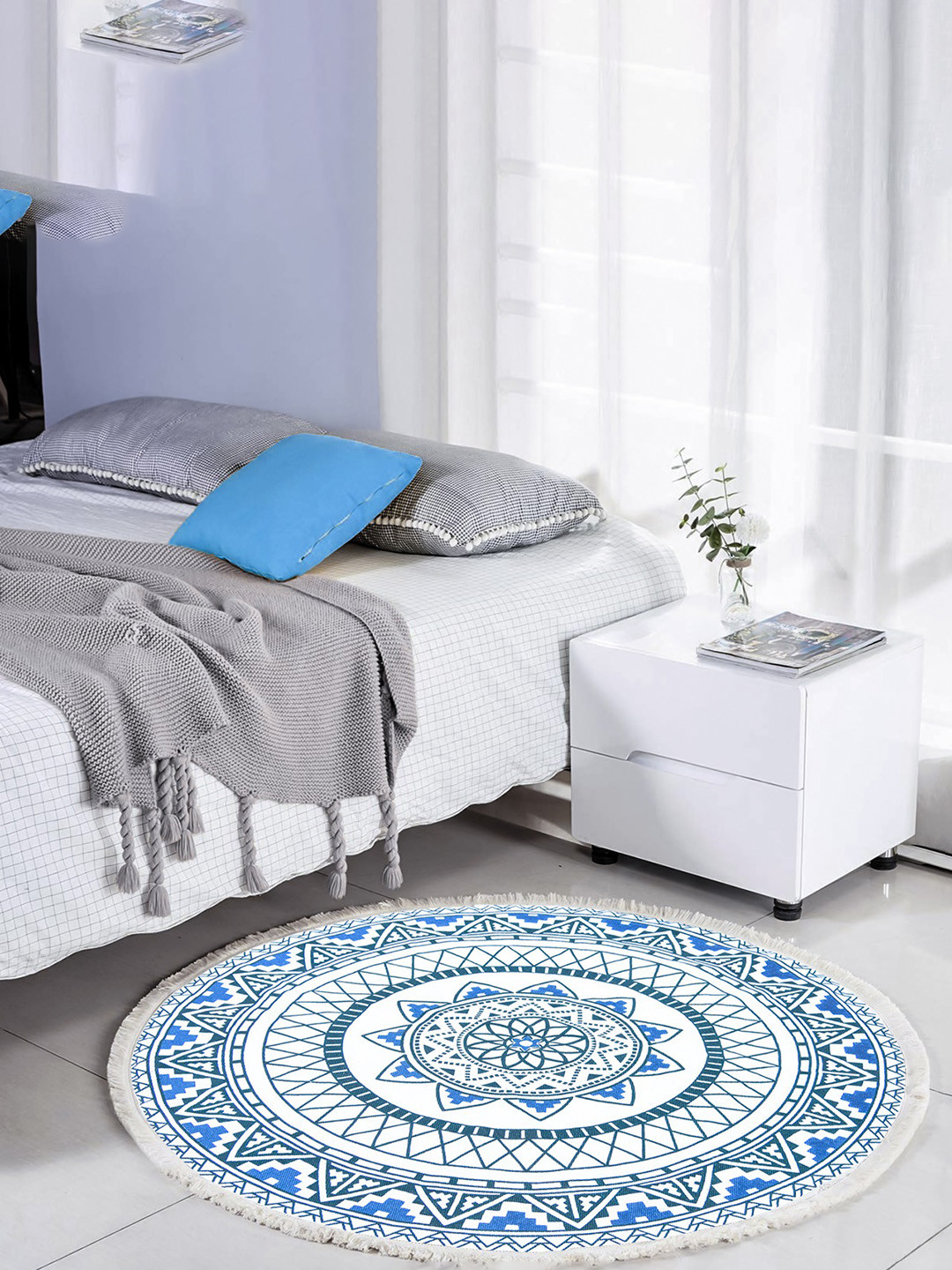 MASU LIVING White & Blue Ethnic Motifs Pure Cotton Round Meditation Mat