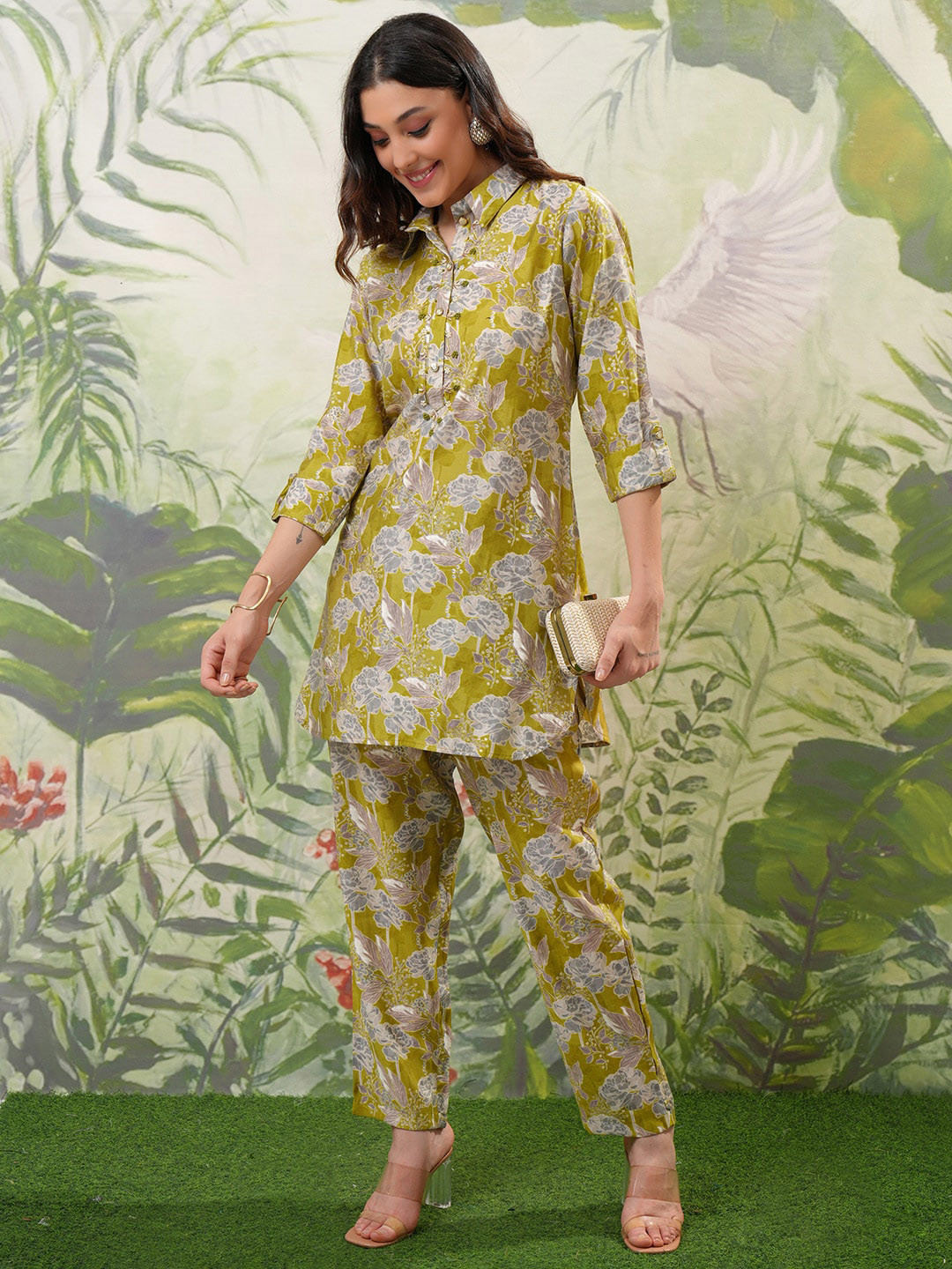Vishudh Green Floral Printed Shirt Collar Top &Trouser Co-Ords