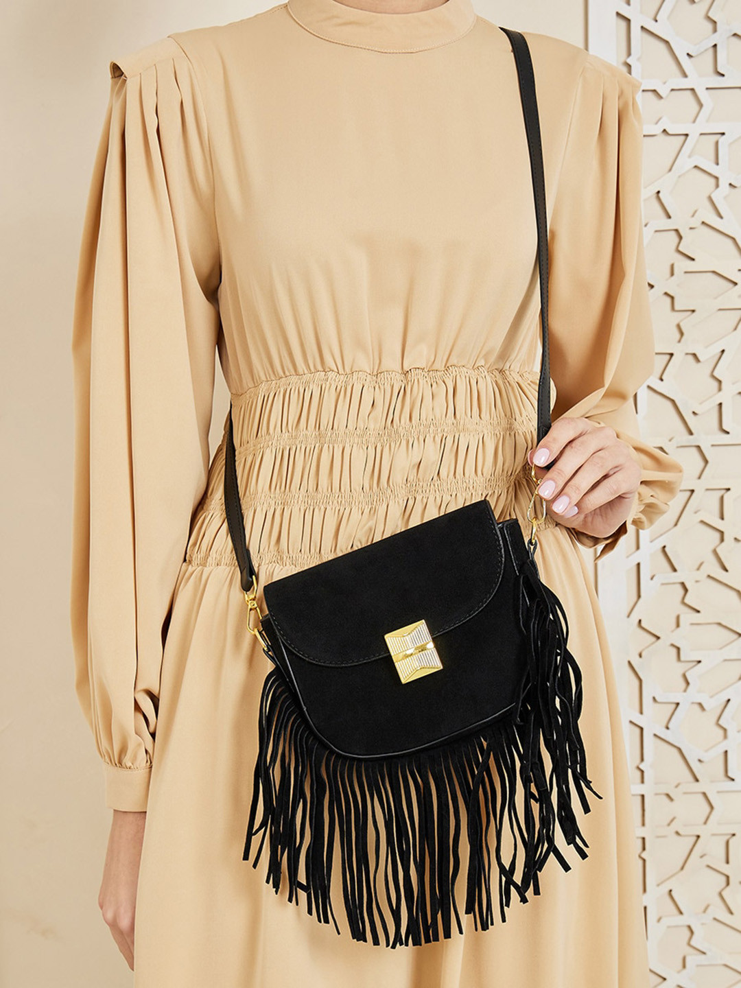 Styli Tasseled Shoulder Bag