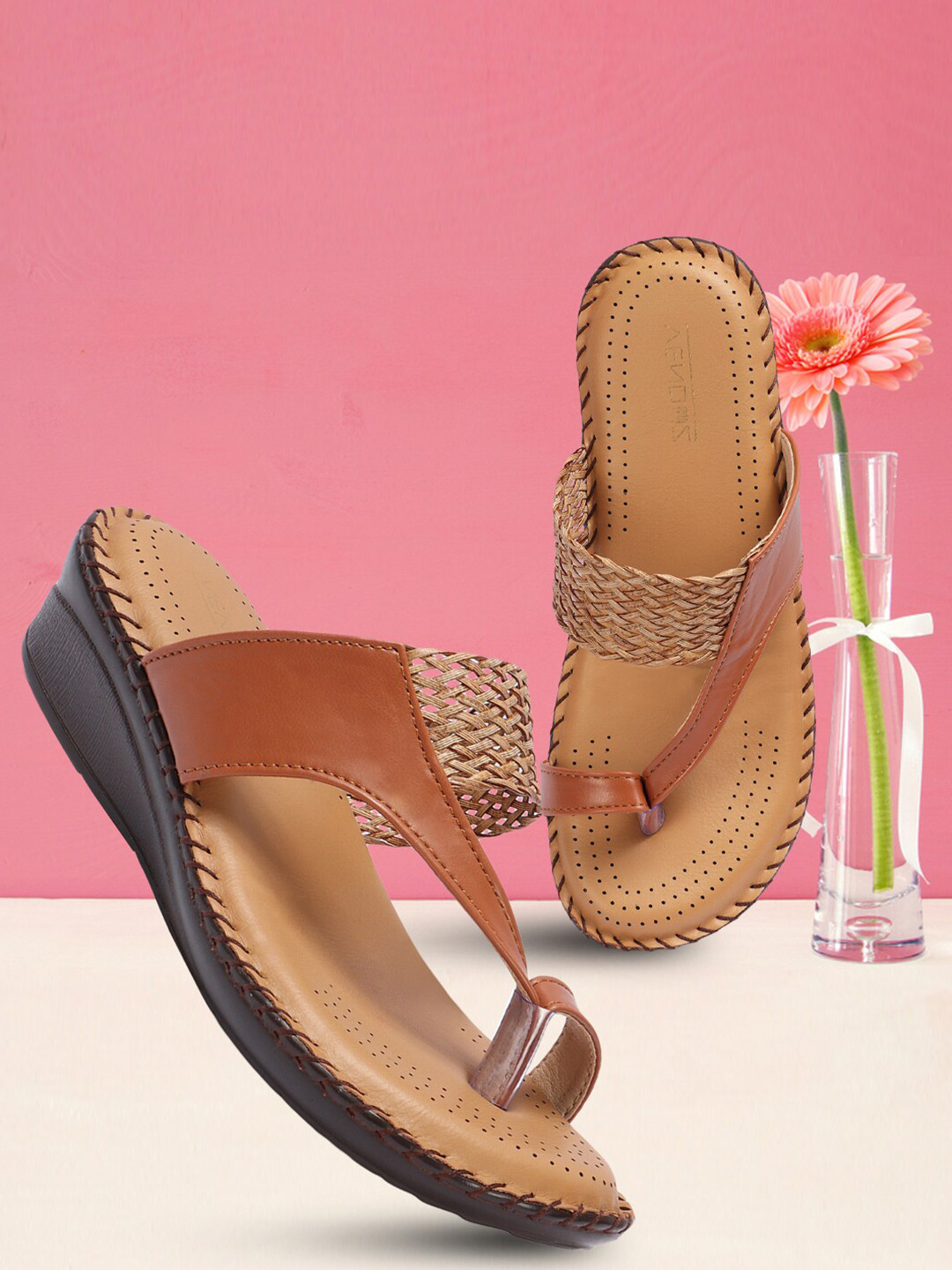 VENDOZ Textured One Toe Flats