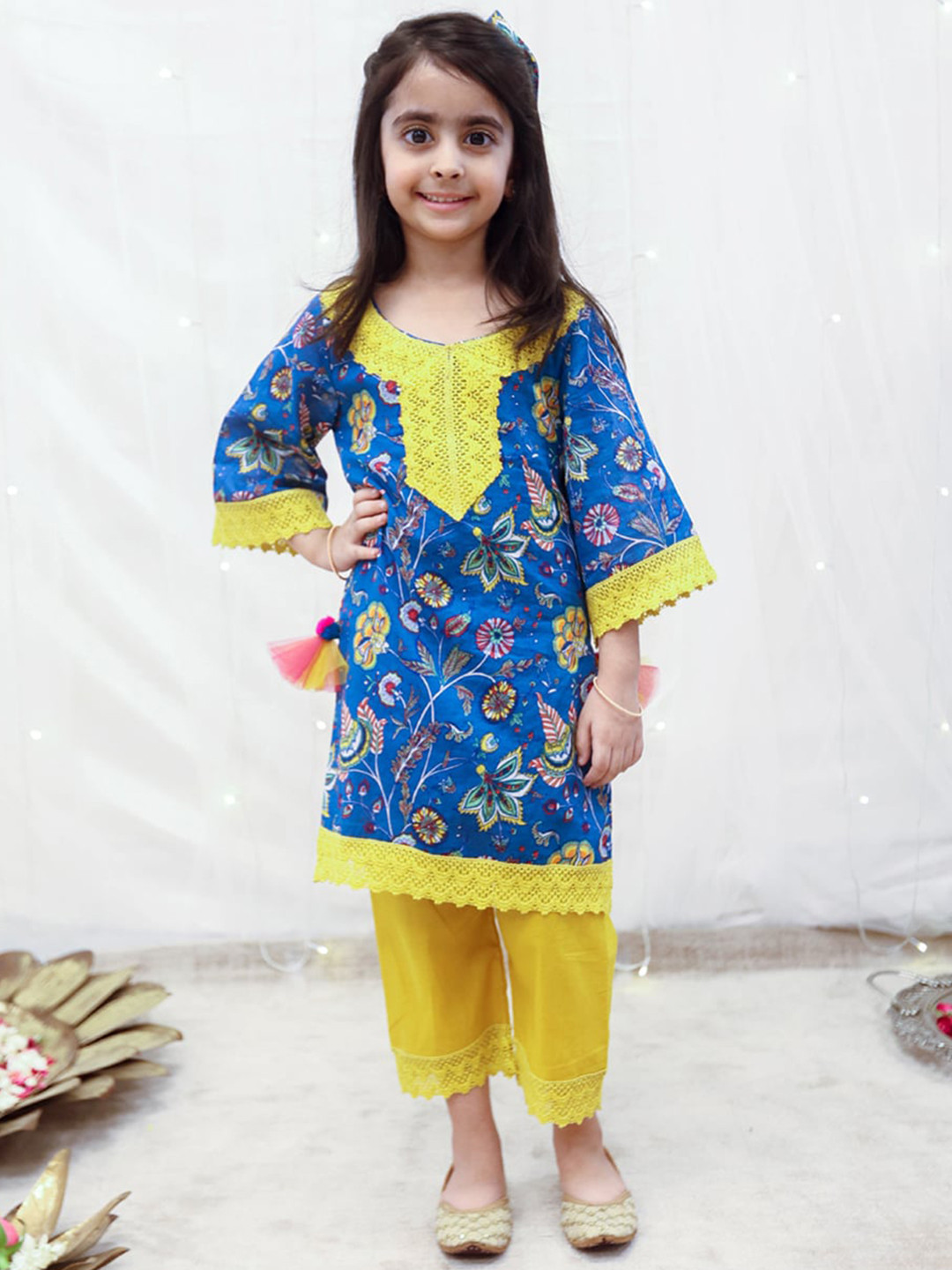 Fayon Kids Girls Floral Printed Kimono Sleeves Cotton A-Line Kurta & Trousers