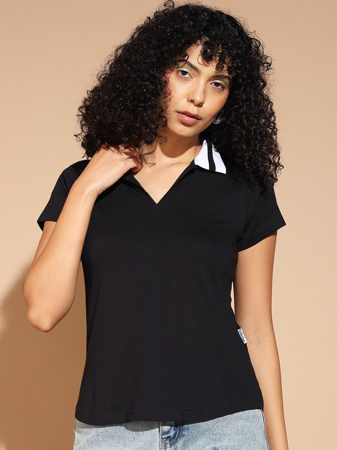 The Dry State Short Sleeves Cotton V-Neck T-shirt