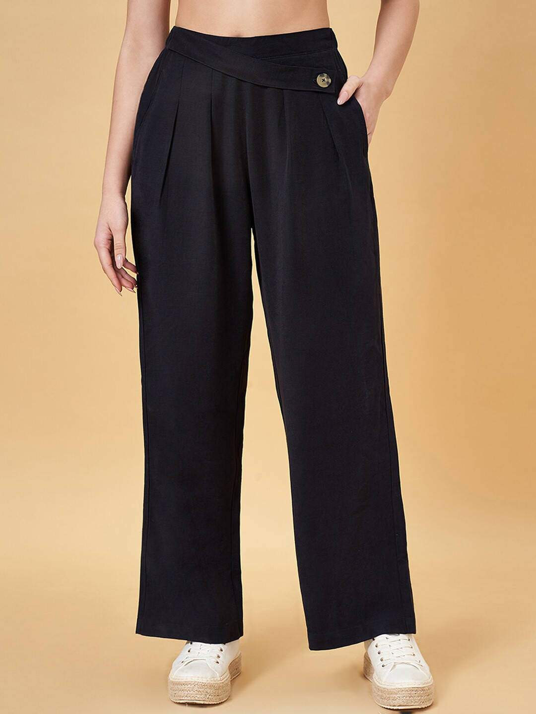 People Black Women High-Rise Trouser