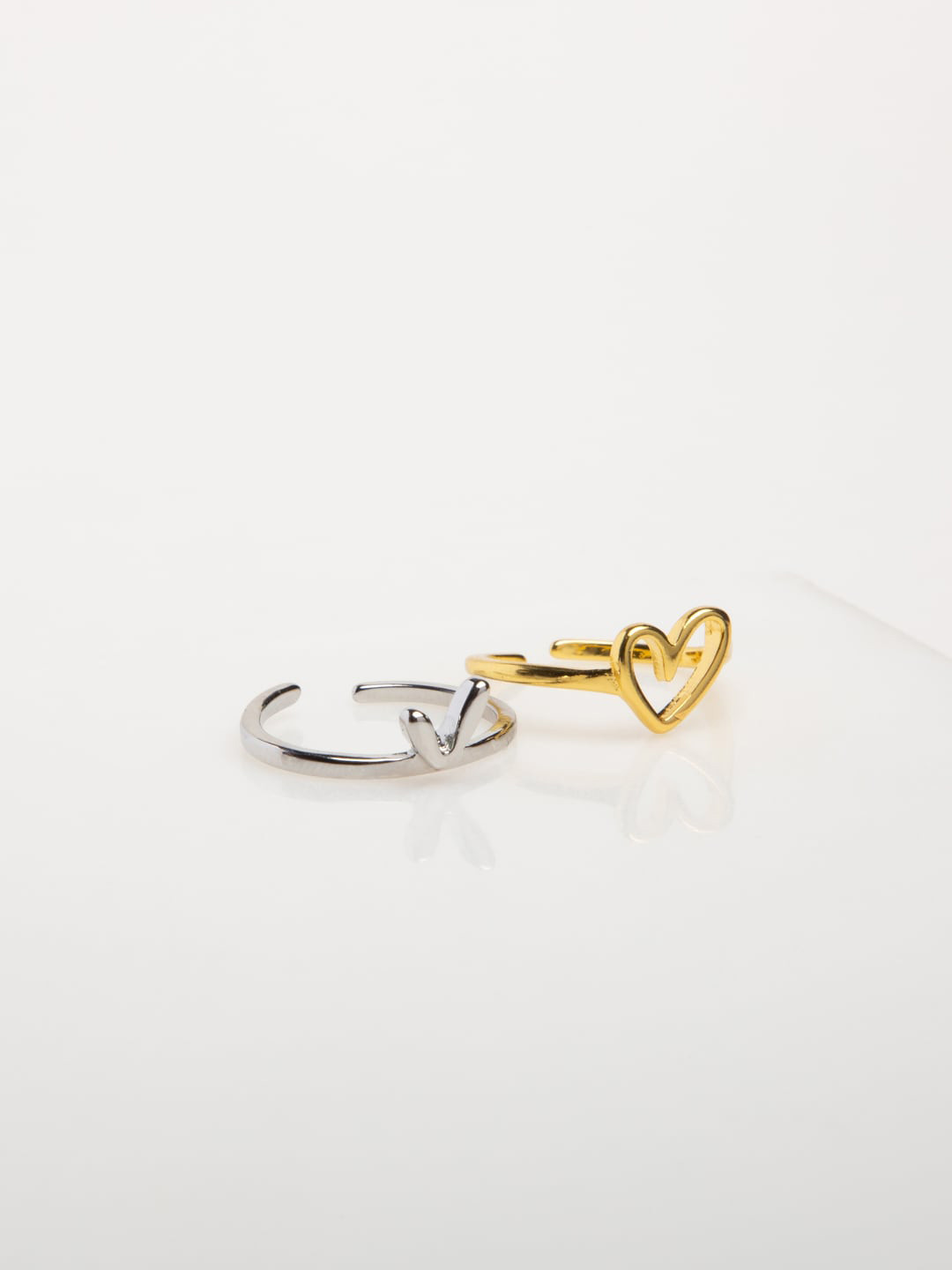 WHITE LIES Set Of 2 Heart-Shaped Finger Rings