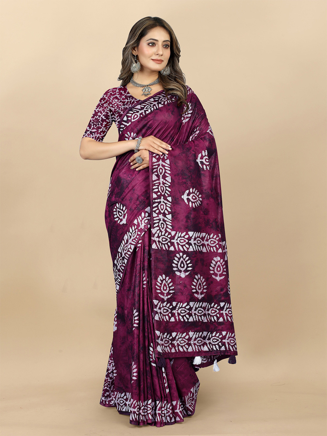 KIMISHA Ethnic Motifs Batik Printed Cotton Blend Saree