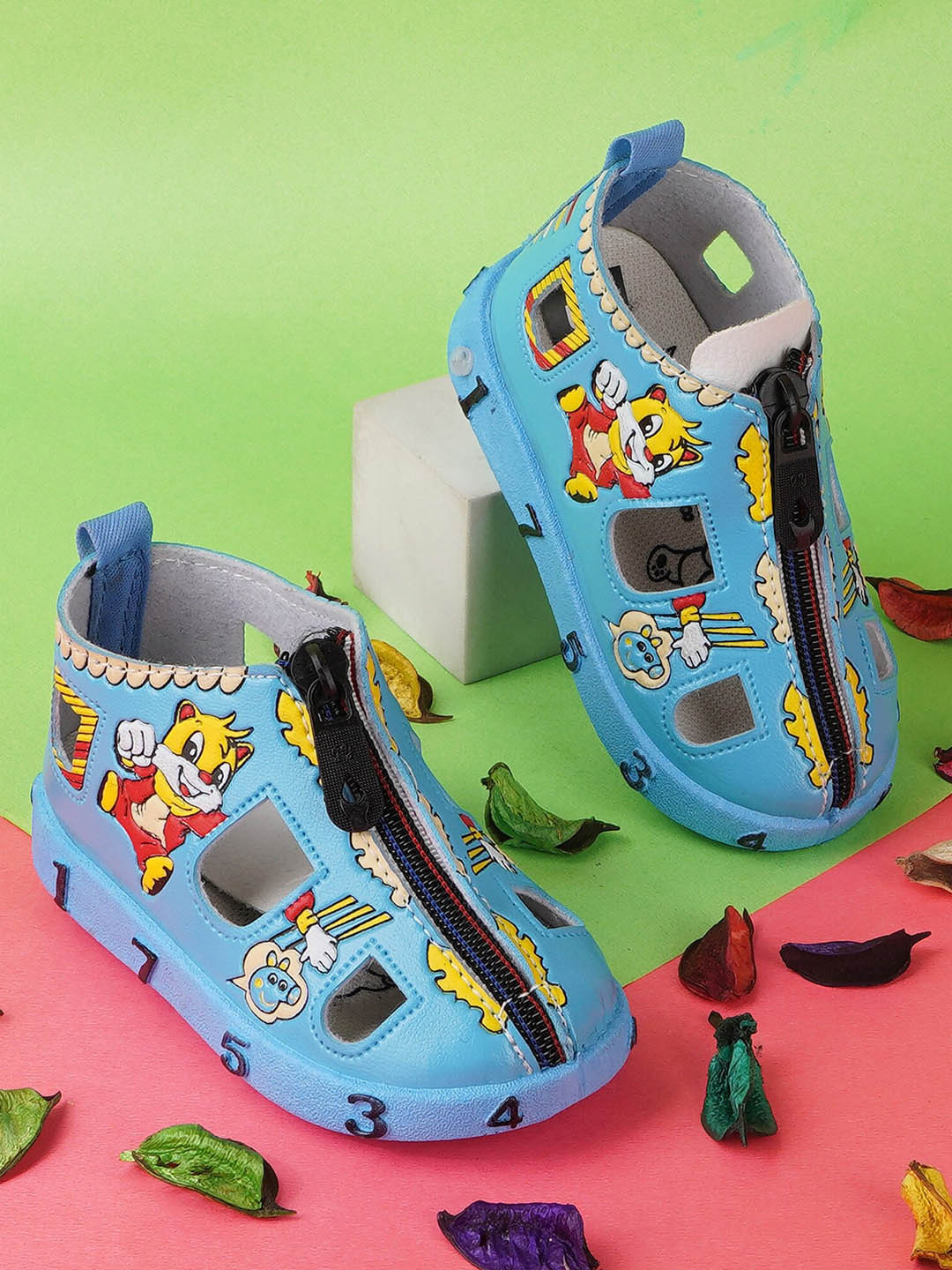 BAESD Kids Cat Character Musical Shoe-Style Sandals
