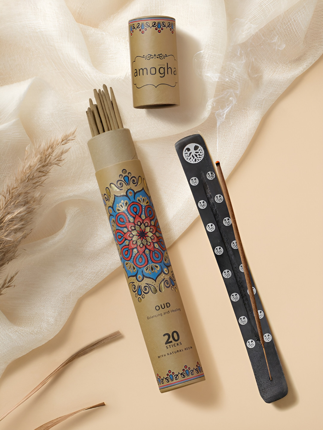 Iris Black & Beige 2 Pcs Oud Incense Sticks With Ash Catcher