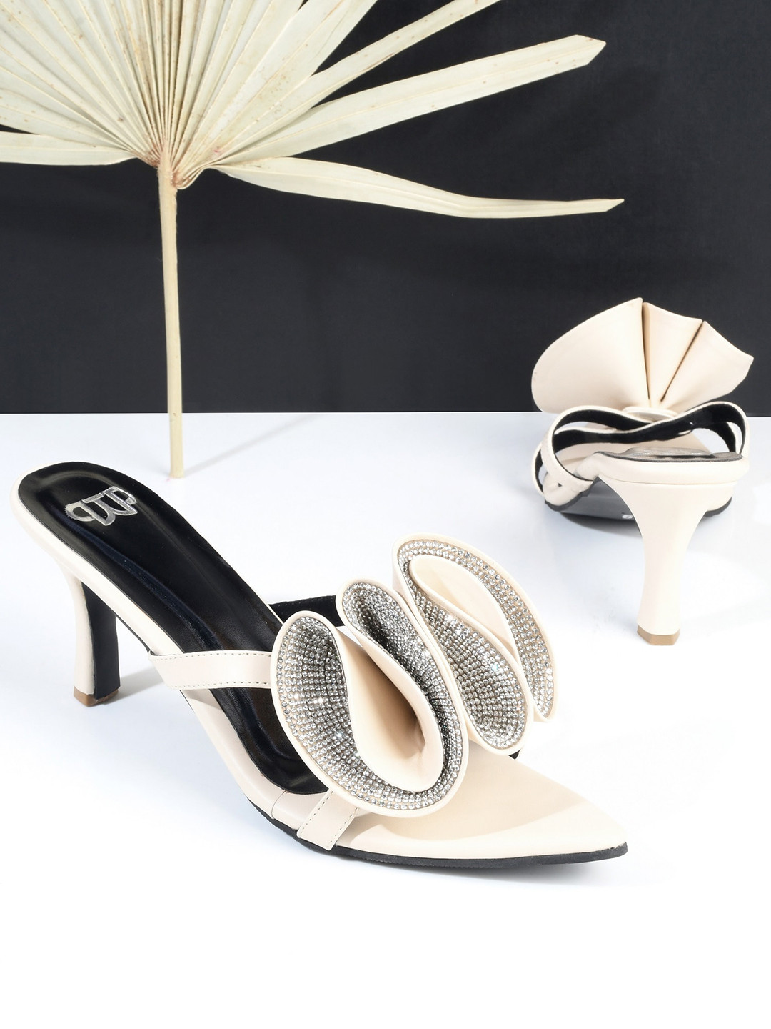 THE WHITE POLE Embellished Slim Heels