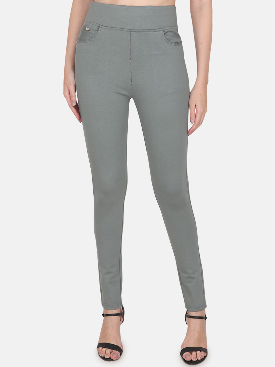 Albion By CnM Women Slim Fit Low Pure Cotton Distress Stretchable Jeans