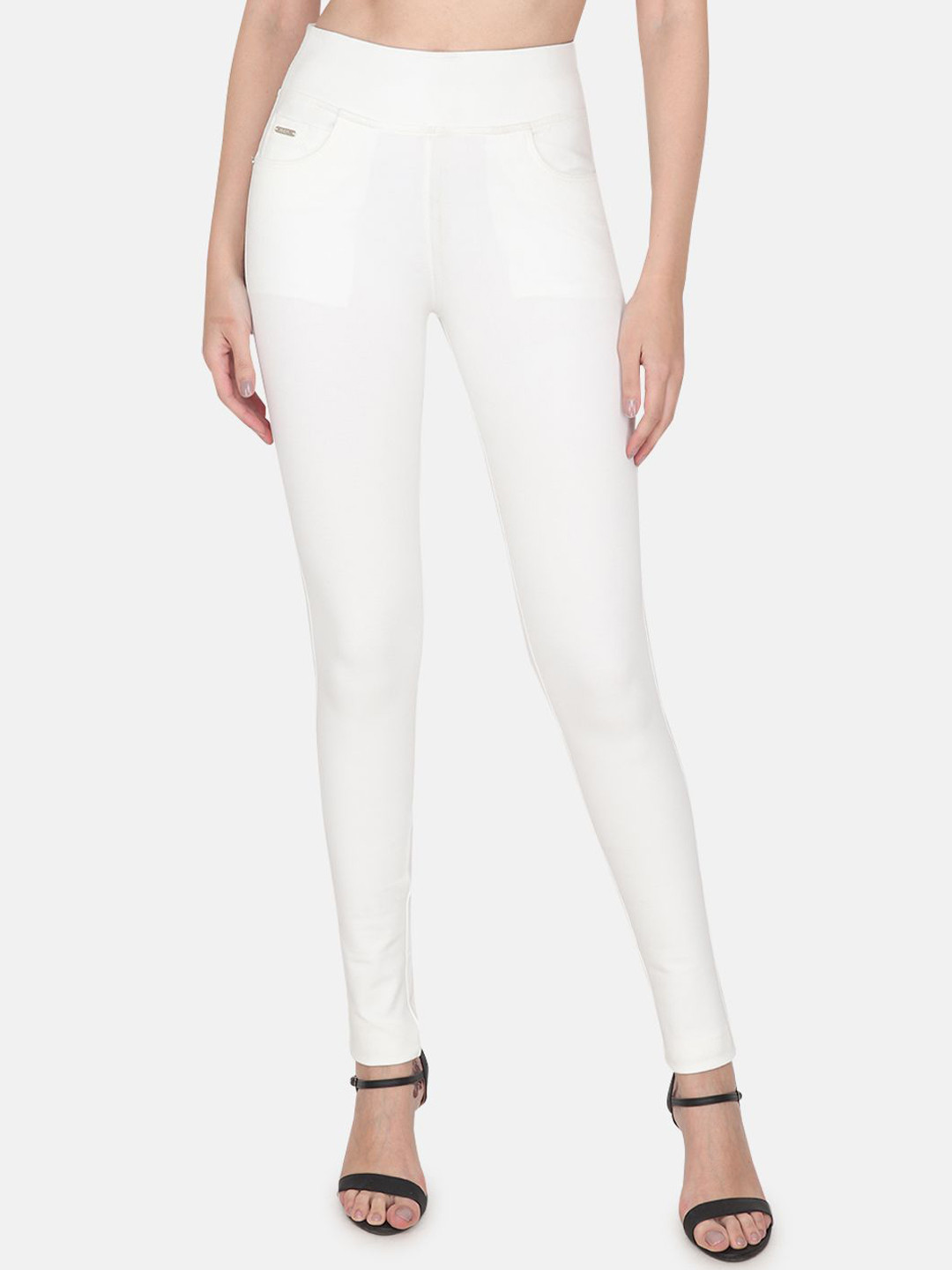 Albion By CnM Women Slim Fit Low Pure Cotton Distress Stretchable Jeans
