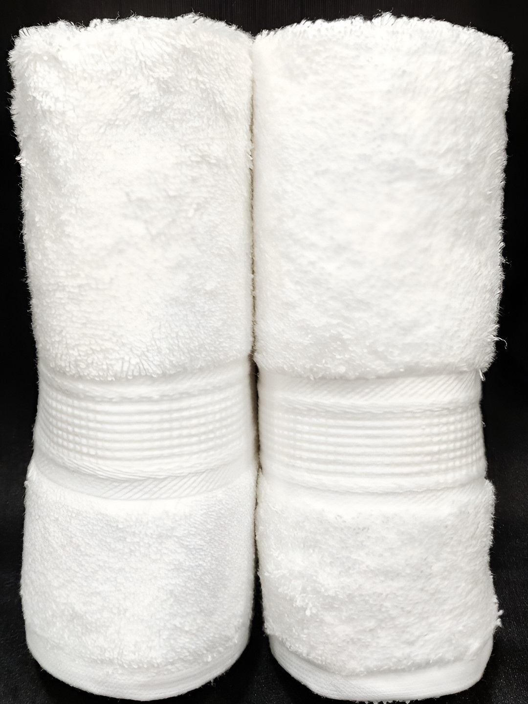 BOMBAY DYEING Cream-Colored 2 Pieces Pure Cotton 650 GSM Hand Towels