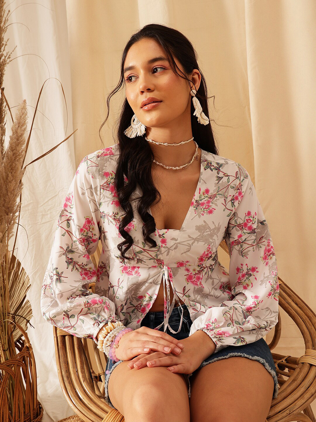 QUIERO White Floral Printed V Neck Regular Top