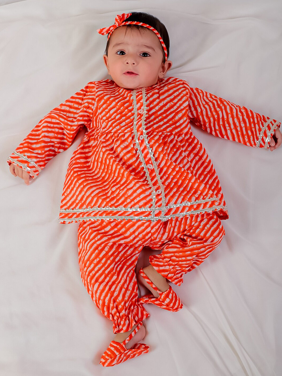 BownBee Girls Leheriya Printed Gotta Patti Pure Cotton Kurta Set with Headband and Booties