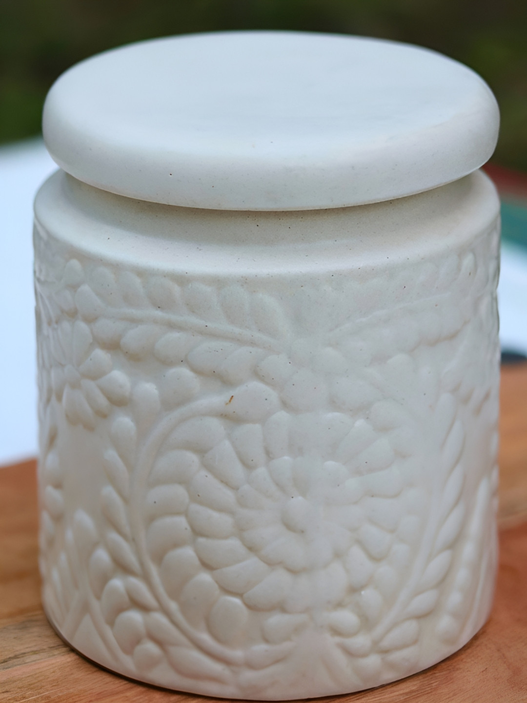 Weaving Homes White Floral Ceramic Dishwasher Safe Flip Top Canister-800ml
