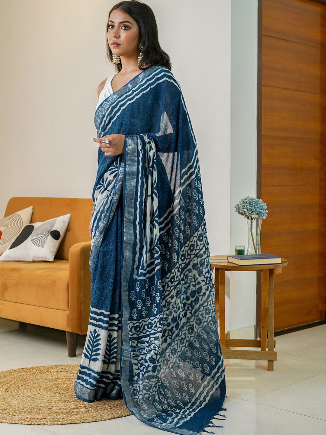 TEEJH Dabu Zari Linen Blend Block Print Saree