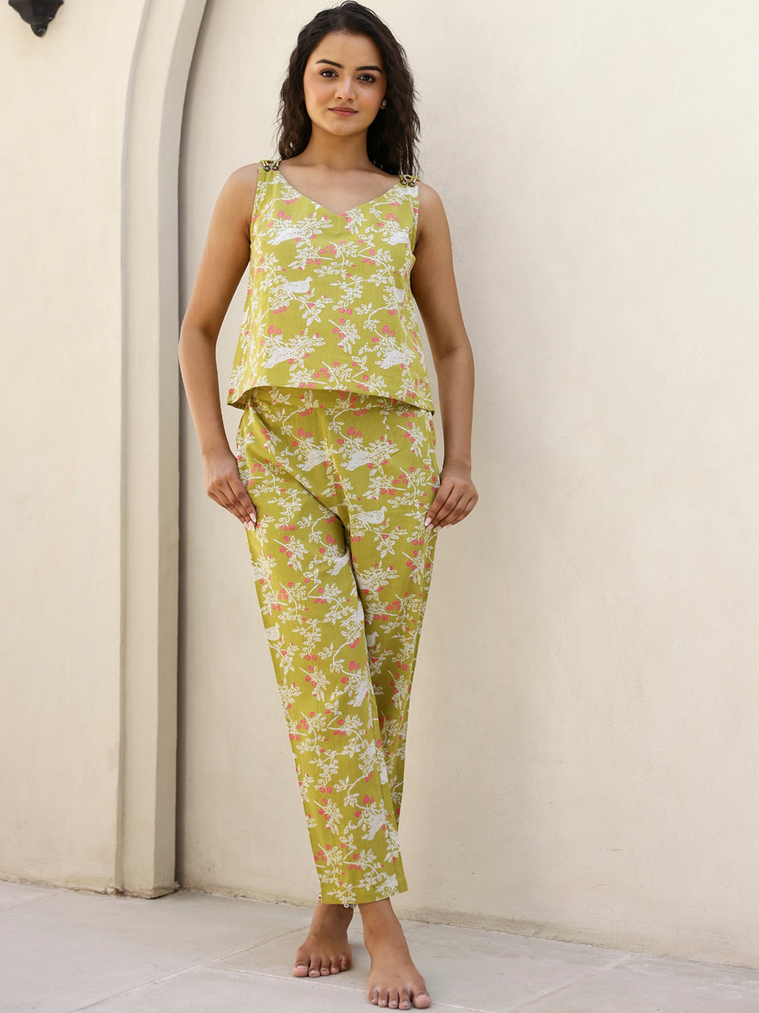 SANSKRUTIHOMES Floral Printed V-Neck Pure Cotton Top With Pyjamas Night Suit