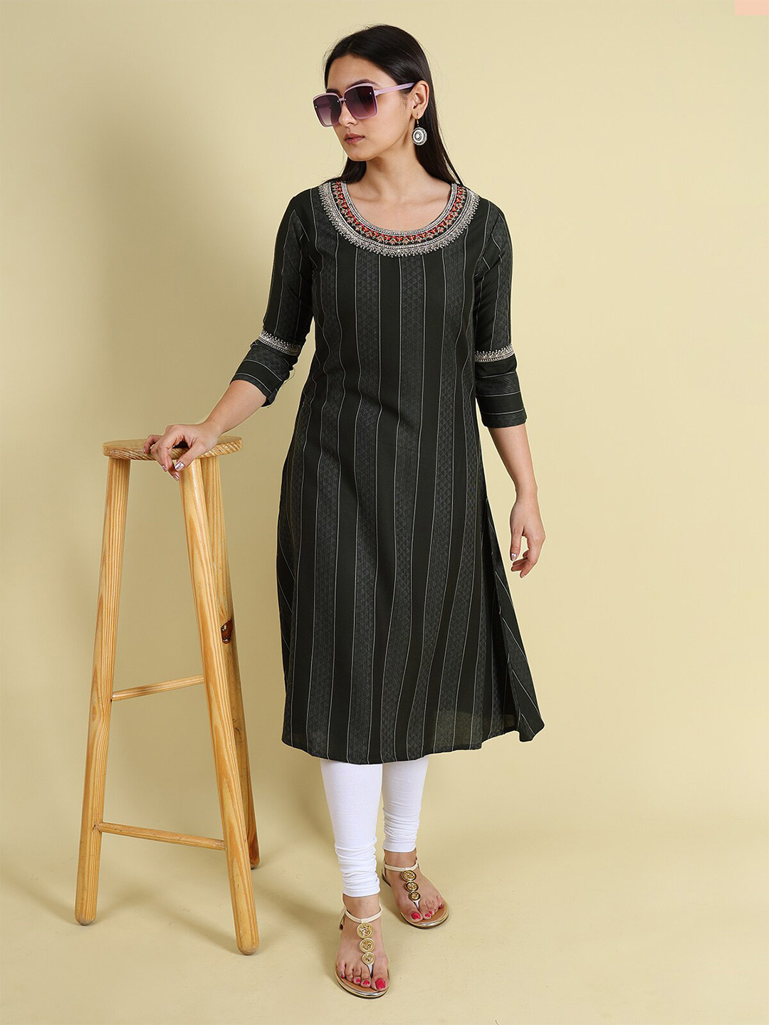 GRANTH FASHION Embroidered Thread Work Kurta