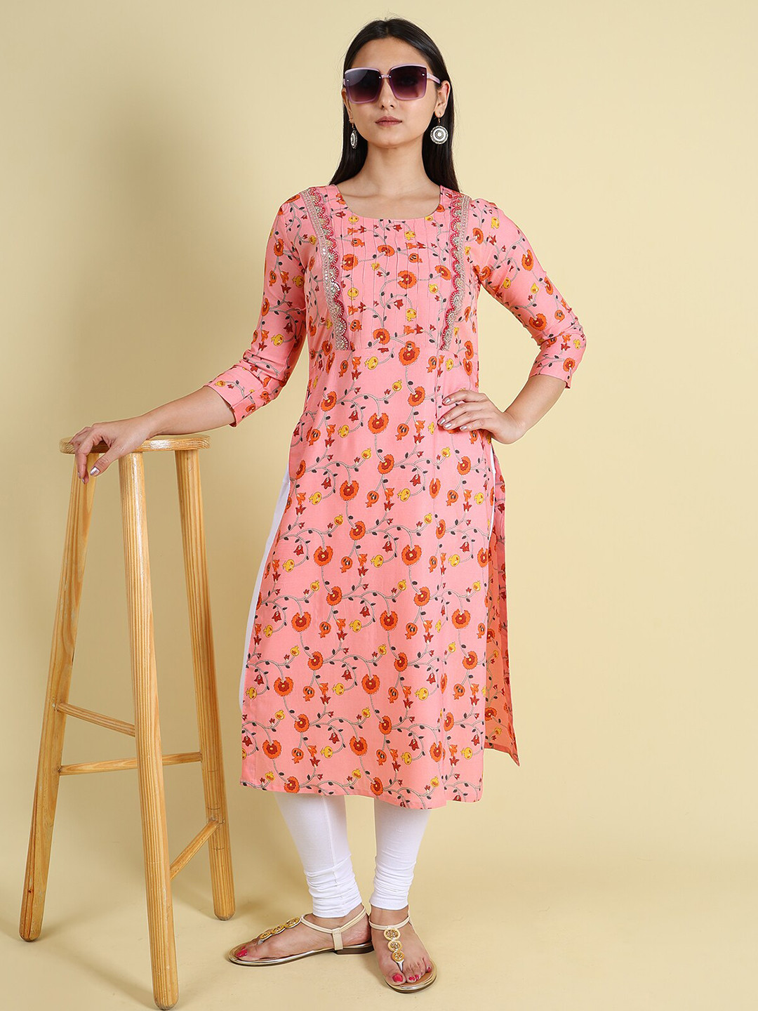 GRANTH FASHION Floral Embroidered Round Neck Three-Quarter Sleeves Silk Straight Kurta
