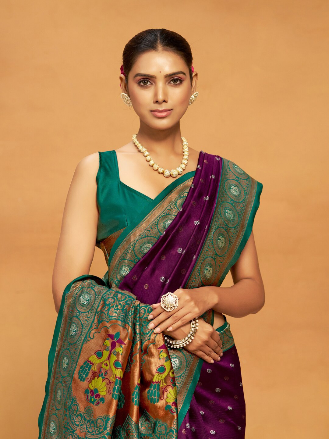 Sangria Silk Blend Woven Paithani Saree with Blouse Piece