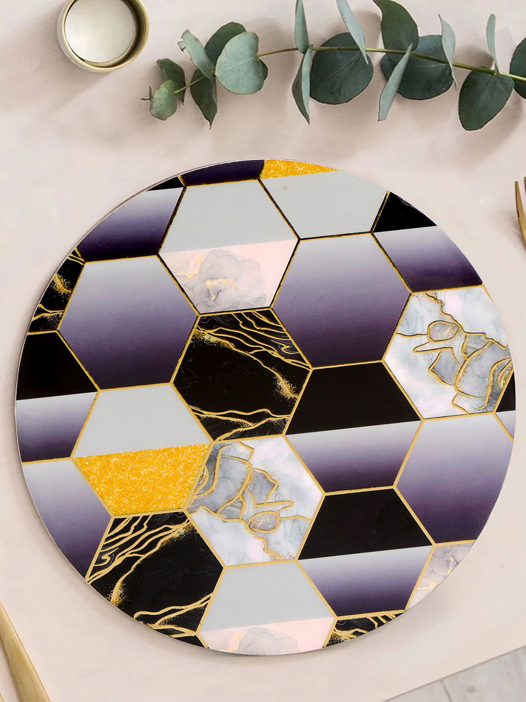 THE HOME CO. Black & White Printed Hexagon Shaped Trivet