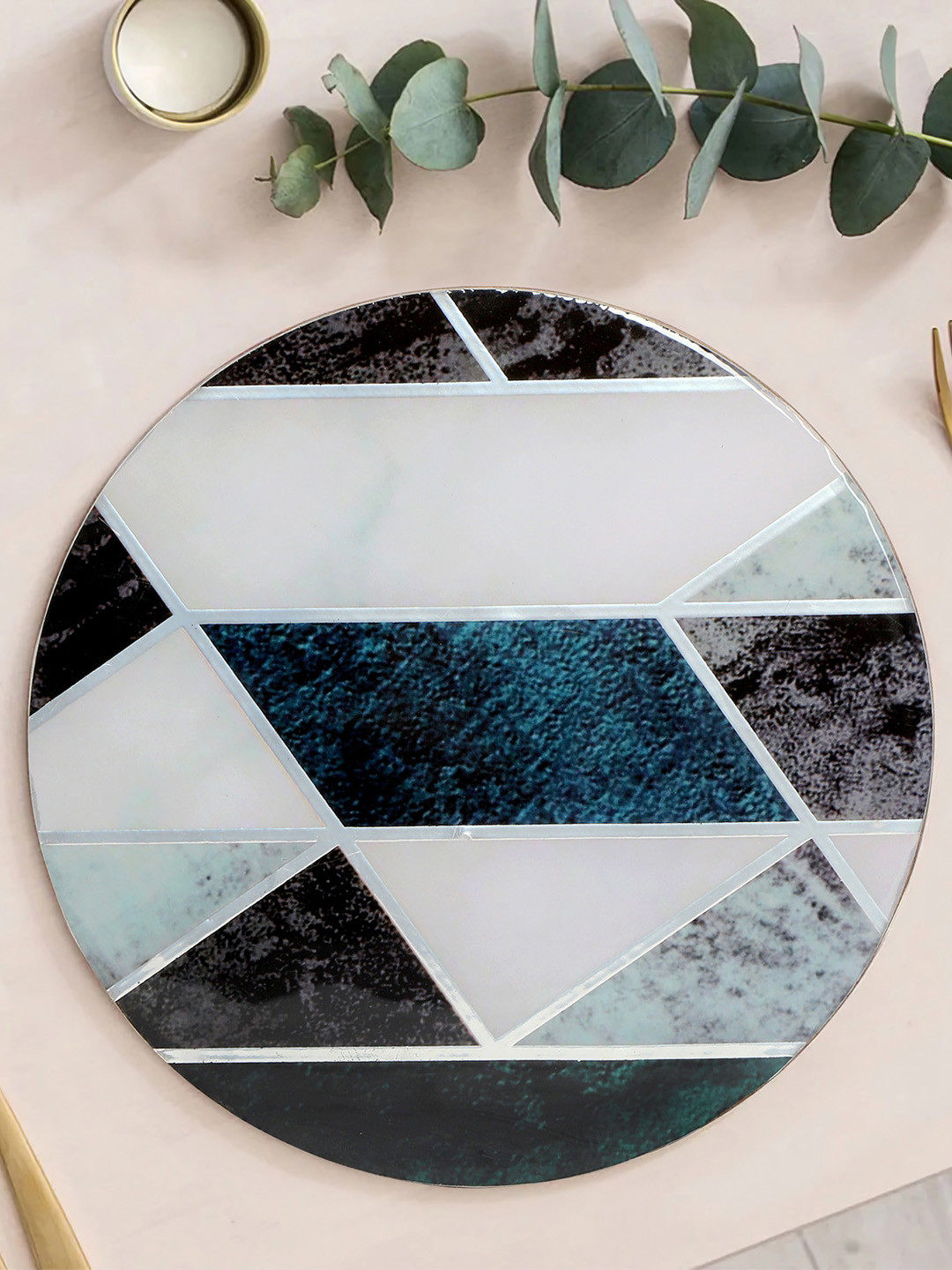 THE HOME CO. White & Green Geometric Printed Round Trivet