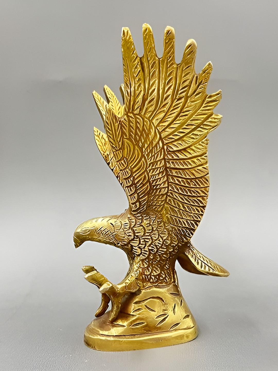Aura Eagle Wild Bird Flying Hawk Gold Brass Metallic Living Room Small Showpiece - 6.1 Inches