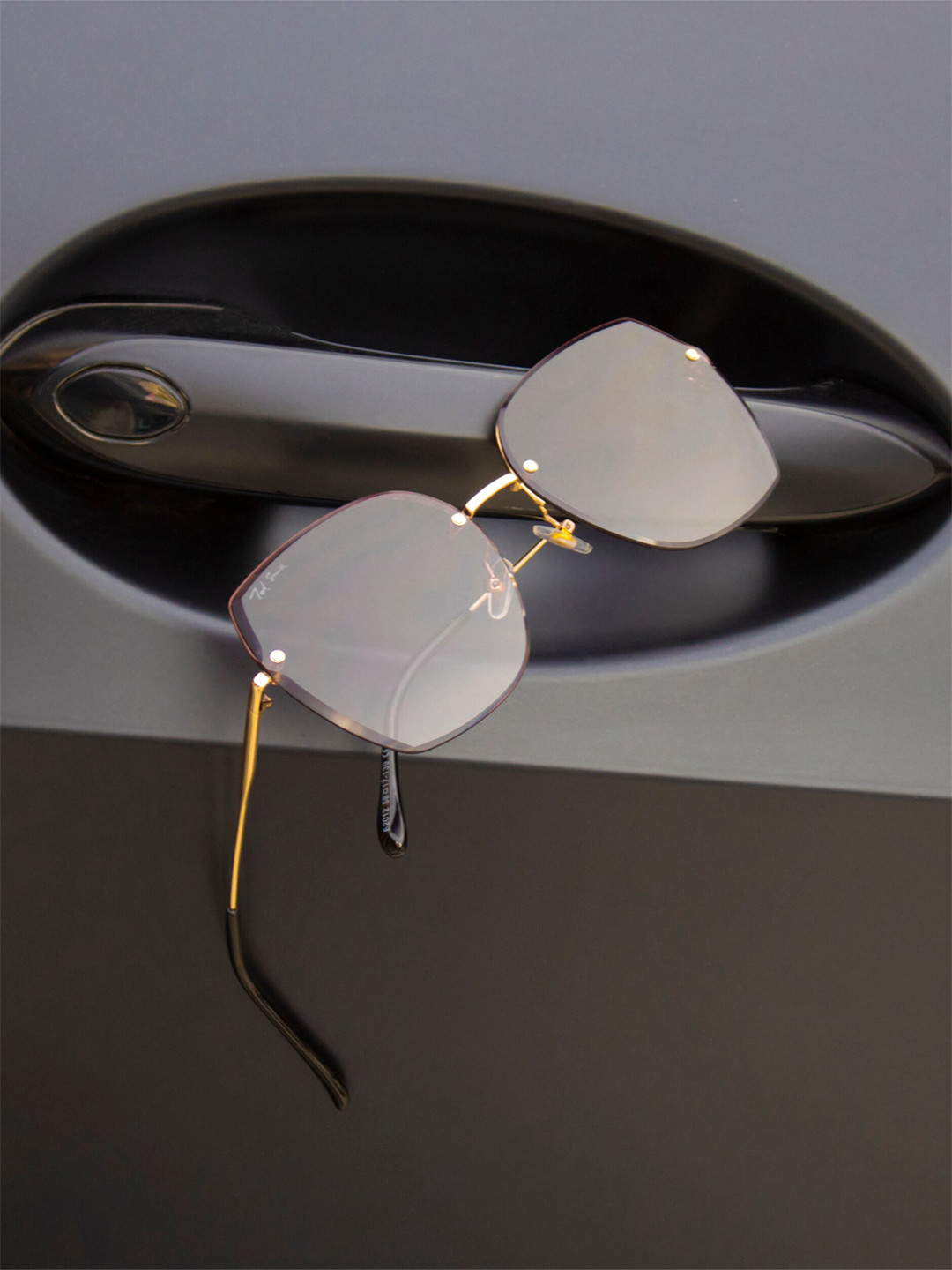 Ted Smith Unisex Square Sunglasses with UV Protected Lens TS-SCANDAL 3_C1