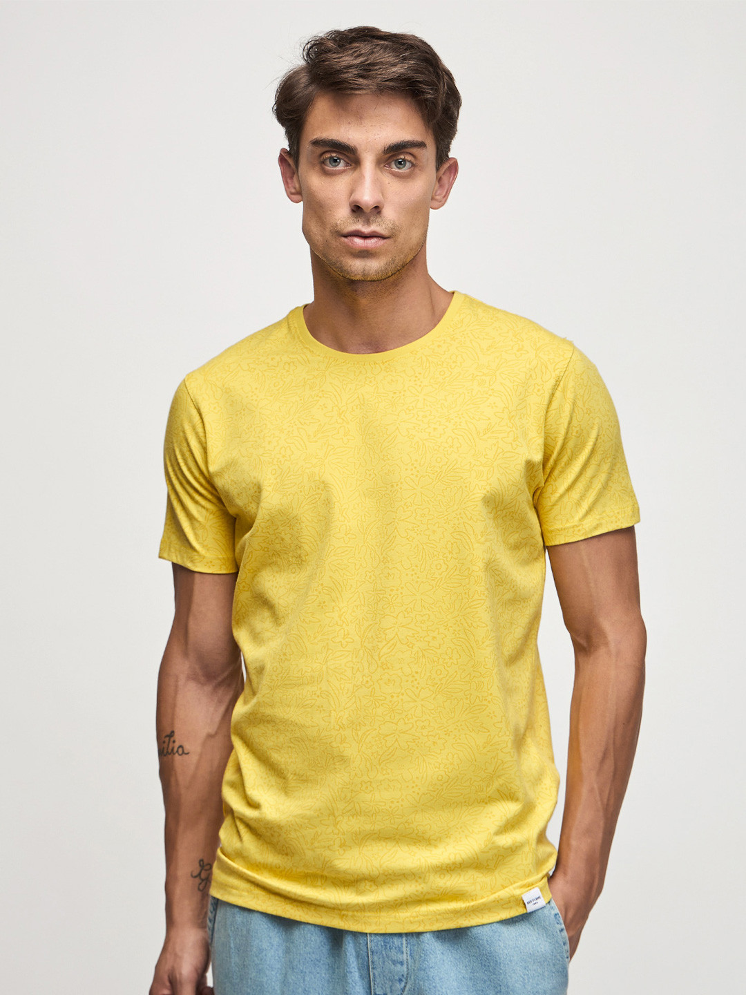 Red Flame Men Solid Round Neck T-shirt