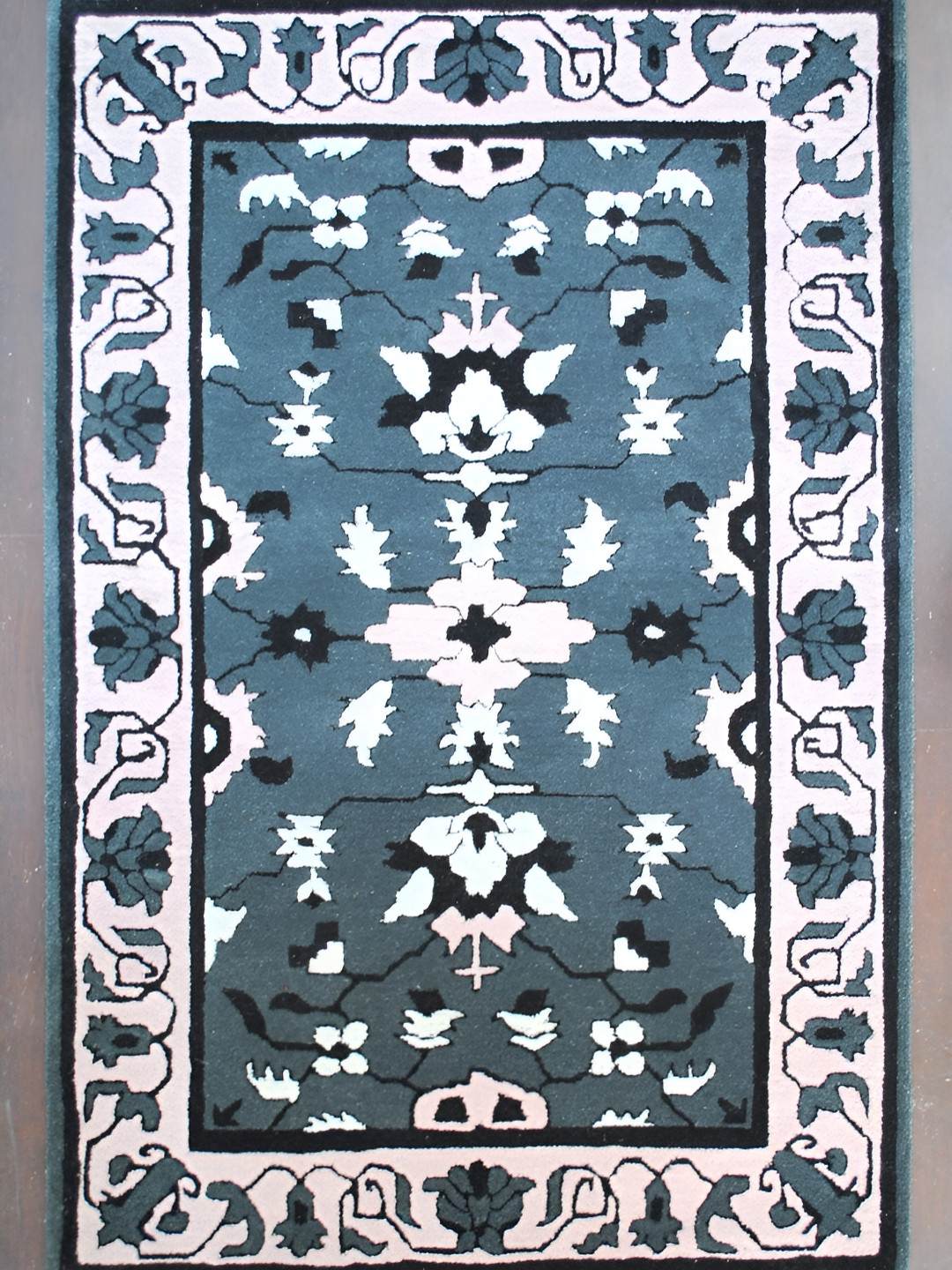 Art Avenue White & Bue Ethnic Motifs Anti-Skid Woollen Carpet