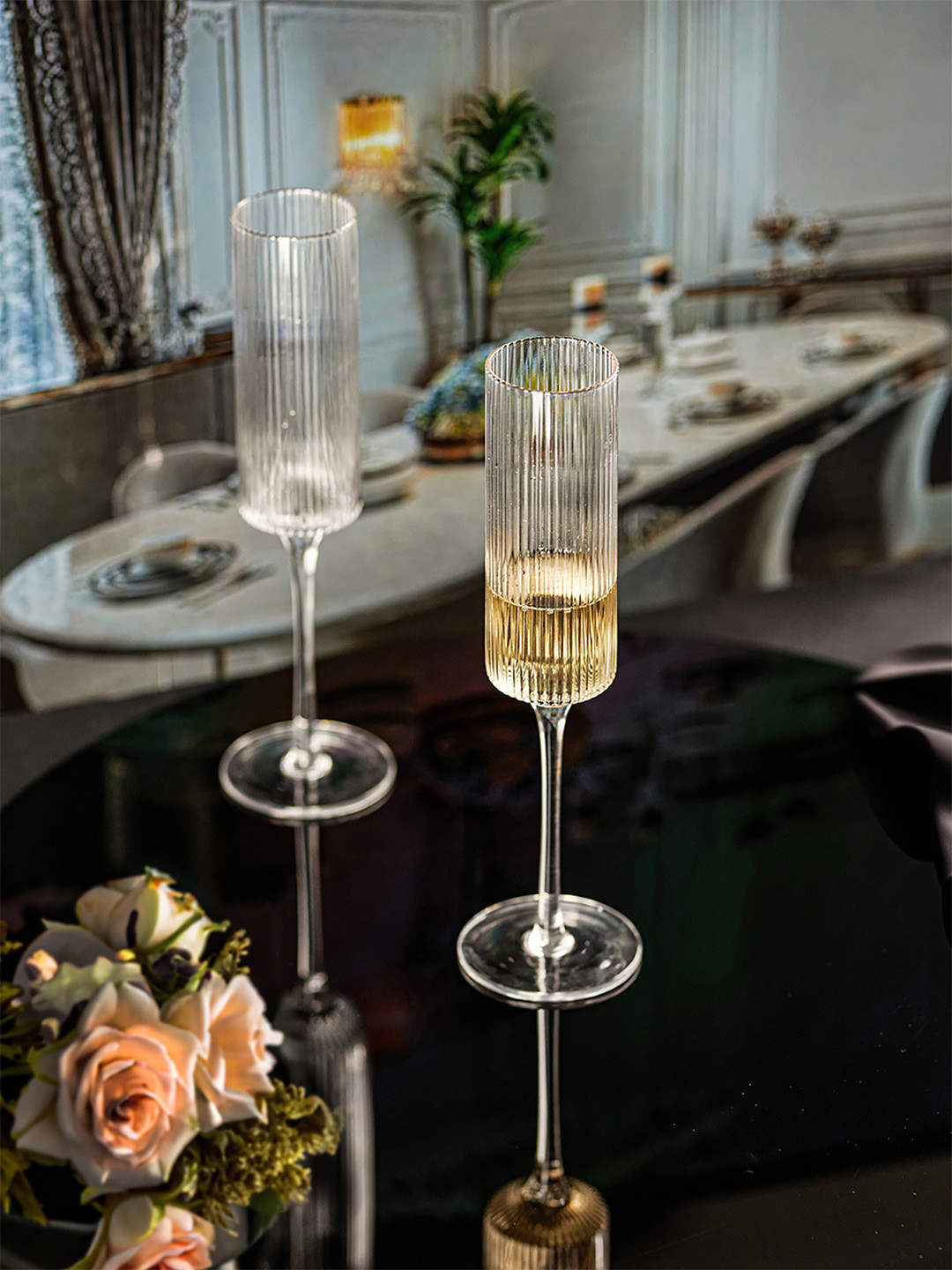 Troveas 4-Pcs Transparent Textured Champagne Glasses-165 ml Each