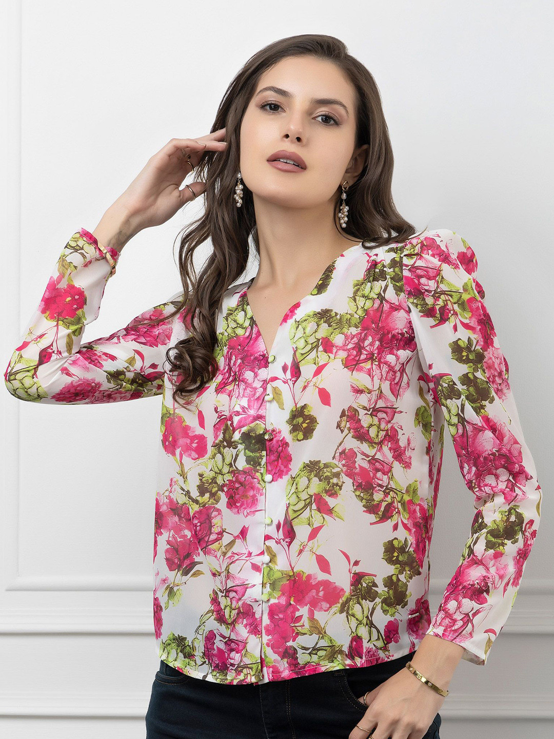 Beatnik Georgette V Neck Long Sleeves Floral Print Top