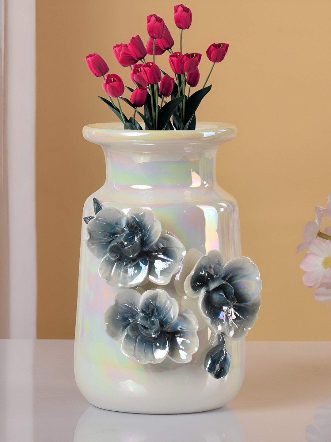 Aura Cream Coloured & Black Textured Cylinderical Shaped Ceramic Flower Vase