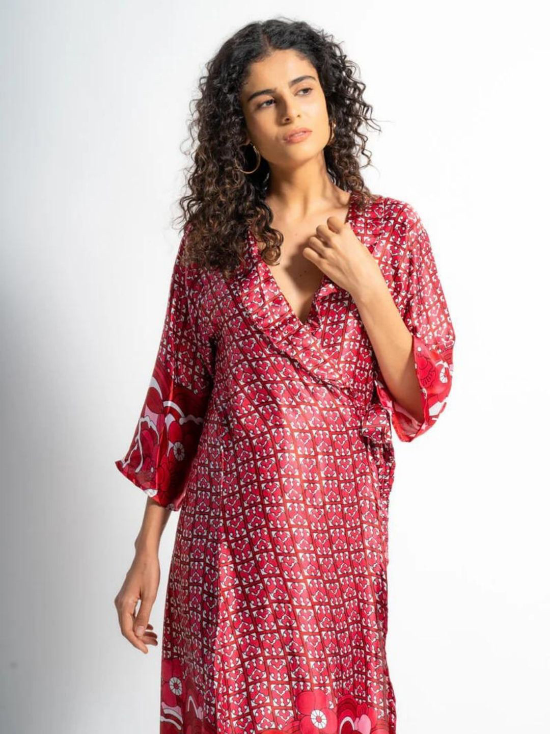 HEY MISSY Floral Printed Three-Quartered Sleeves Knee length Satin Lounge Robe