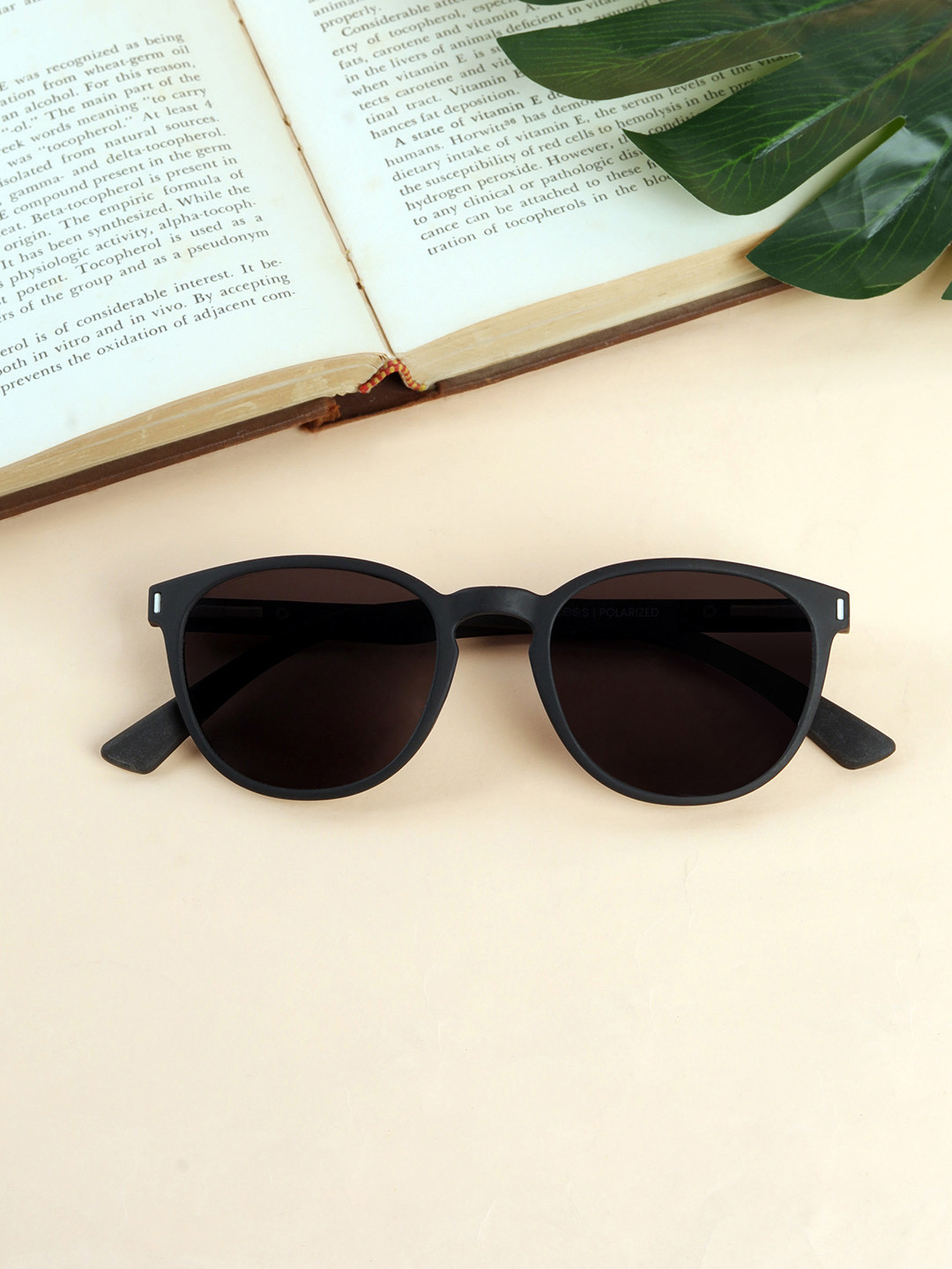 Woggles Unisex Round Sunglasses with Polarised Lens WOWFRO-02-M09-1085-M