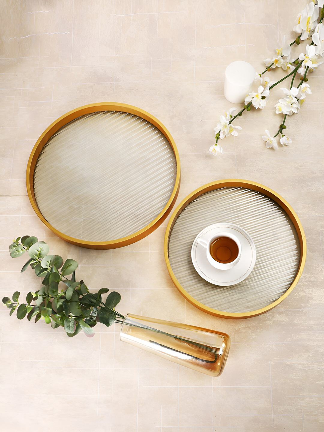 TAYHAA 2-Pcs Transparent Striped Round Serving Trays