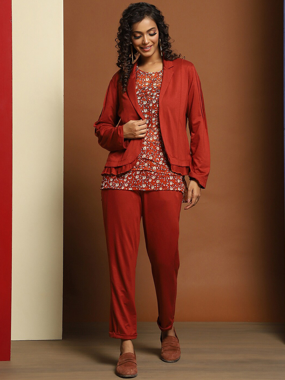 Baawri Floral Printed Round Neck Jacket With Trousers