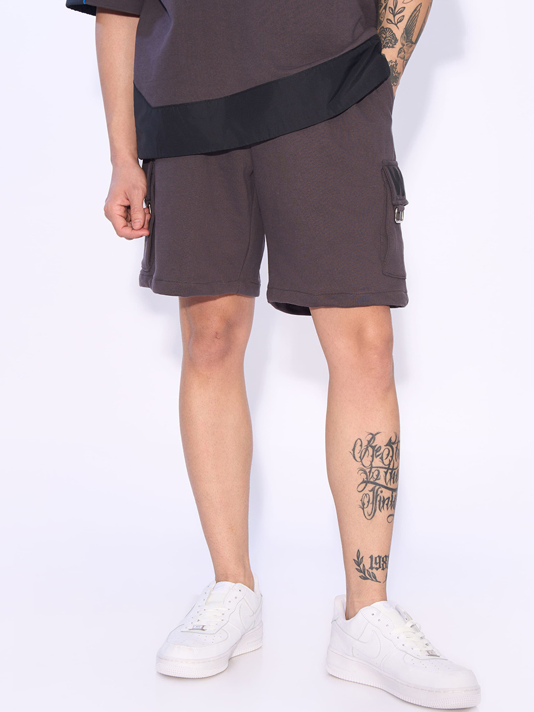 KOLORTHERAPI Colour-Blocked Round Neck T-Shirt With Shorts Co-Ords