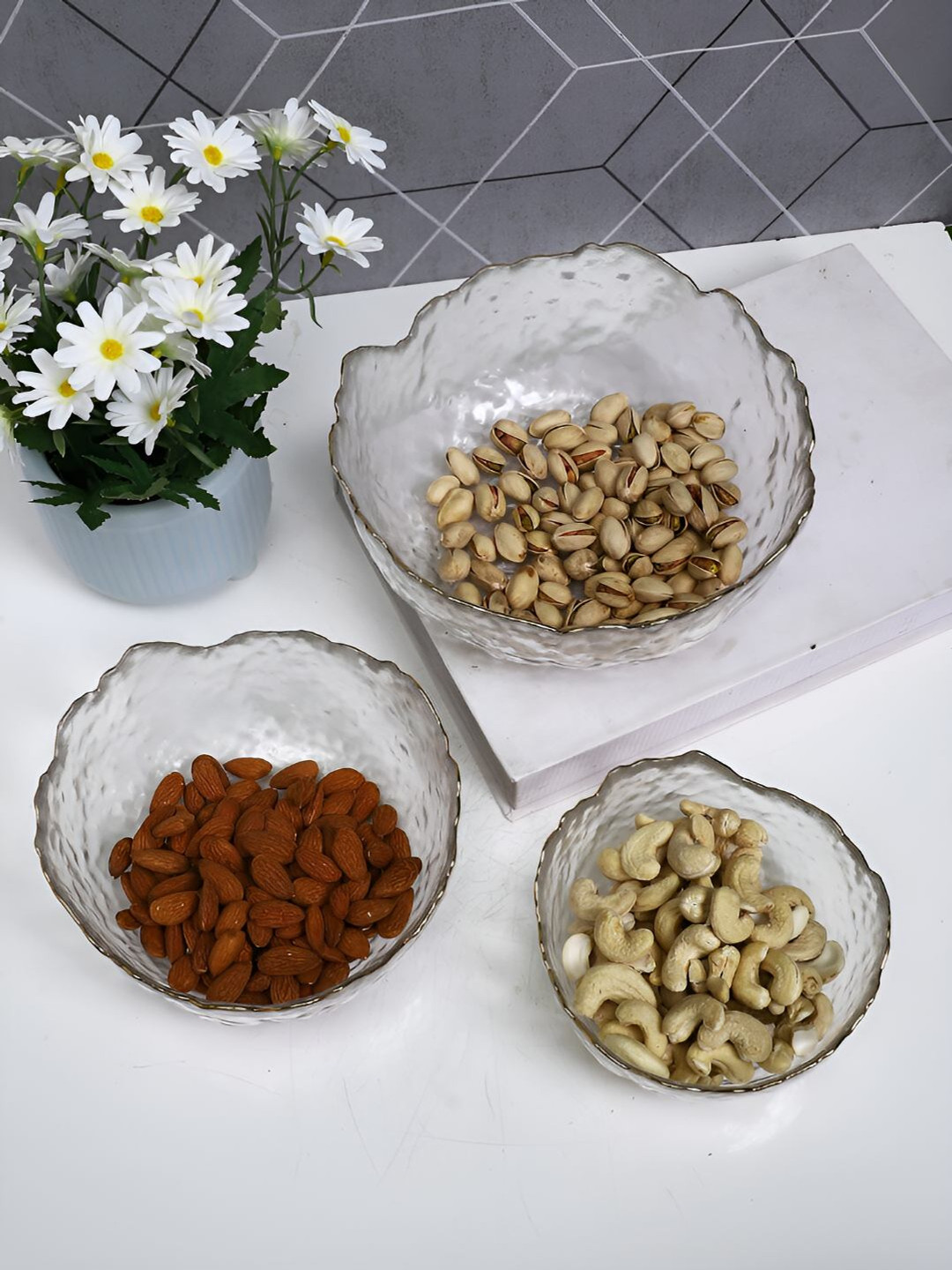 TAYHAA Set of 3 Hammered Pattern White Glass Serving Bowls