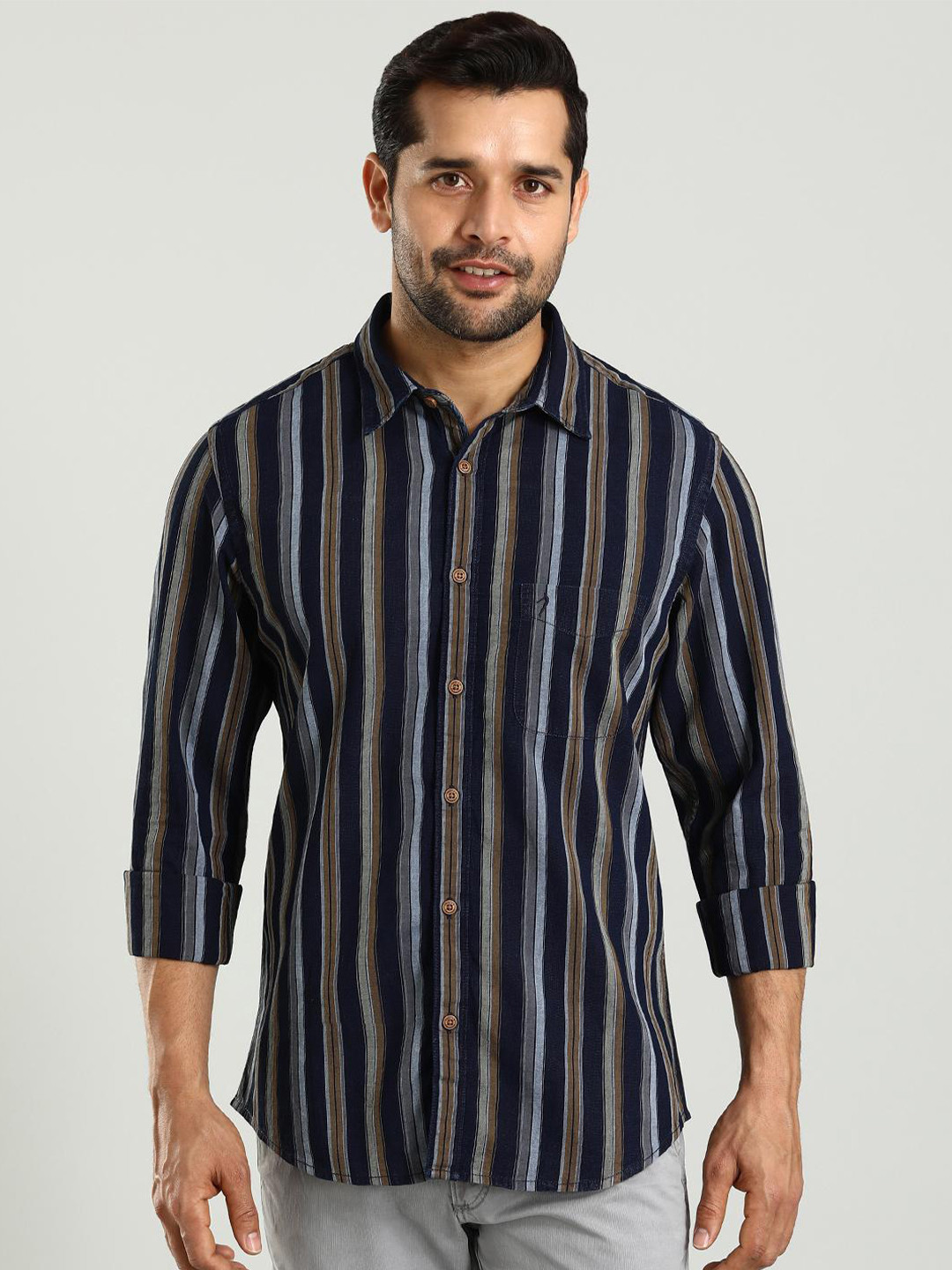 Indian Terrain Vertical Striped Chiseled Cotton Opaque Casual Skinny Fit Shirt