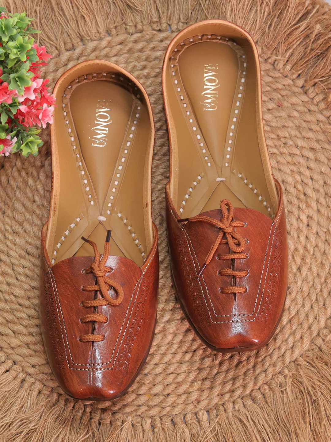 UMNOVE Women Striped Ethnic Mojaris Flats