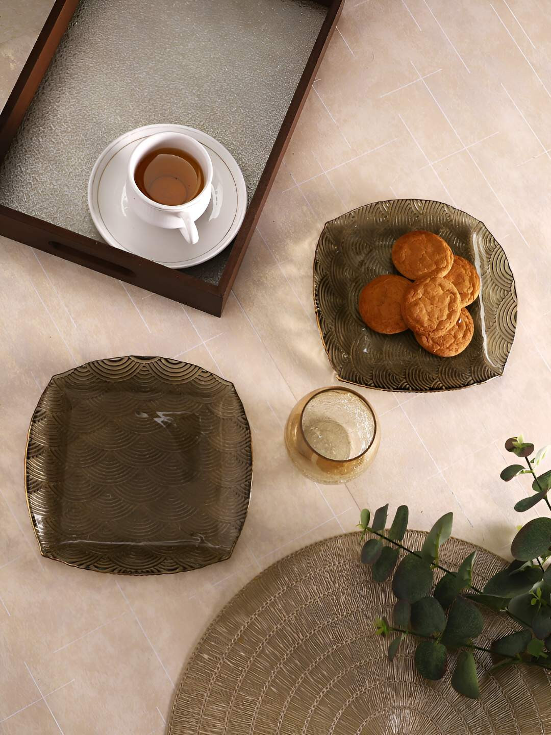 TAYHAA 2-Pcs Black Arched Pattern Square Shaped Serving Plates