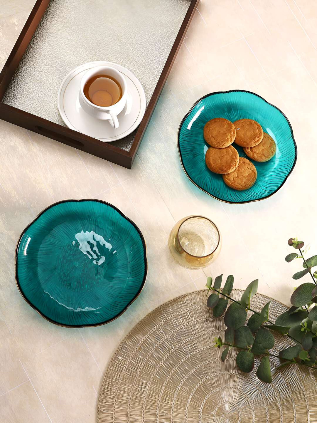TAYHAA 2-Pcs Teal Blue Lined Pattern Flower Shaped Serving Plates