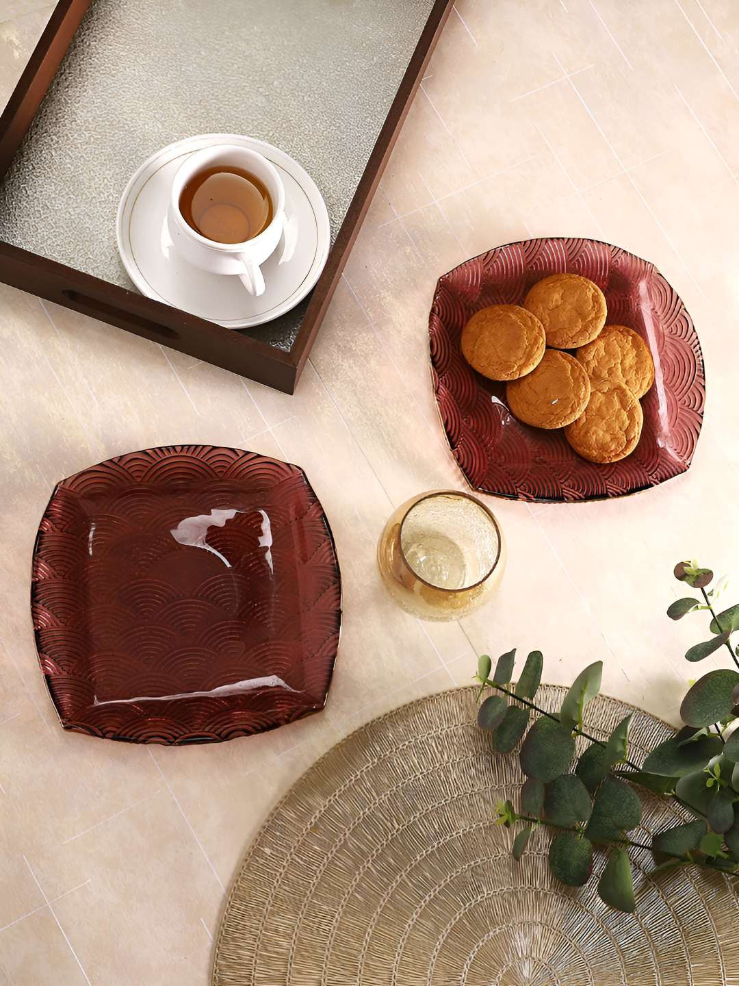 TAYHAA 2-Pcs Red Arched Pattern Square Shaped Serving Plates