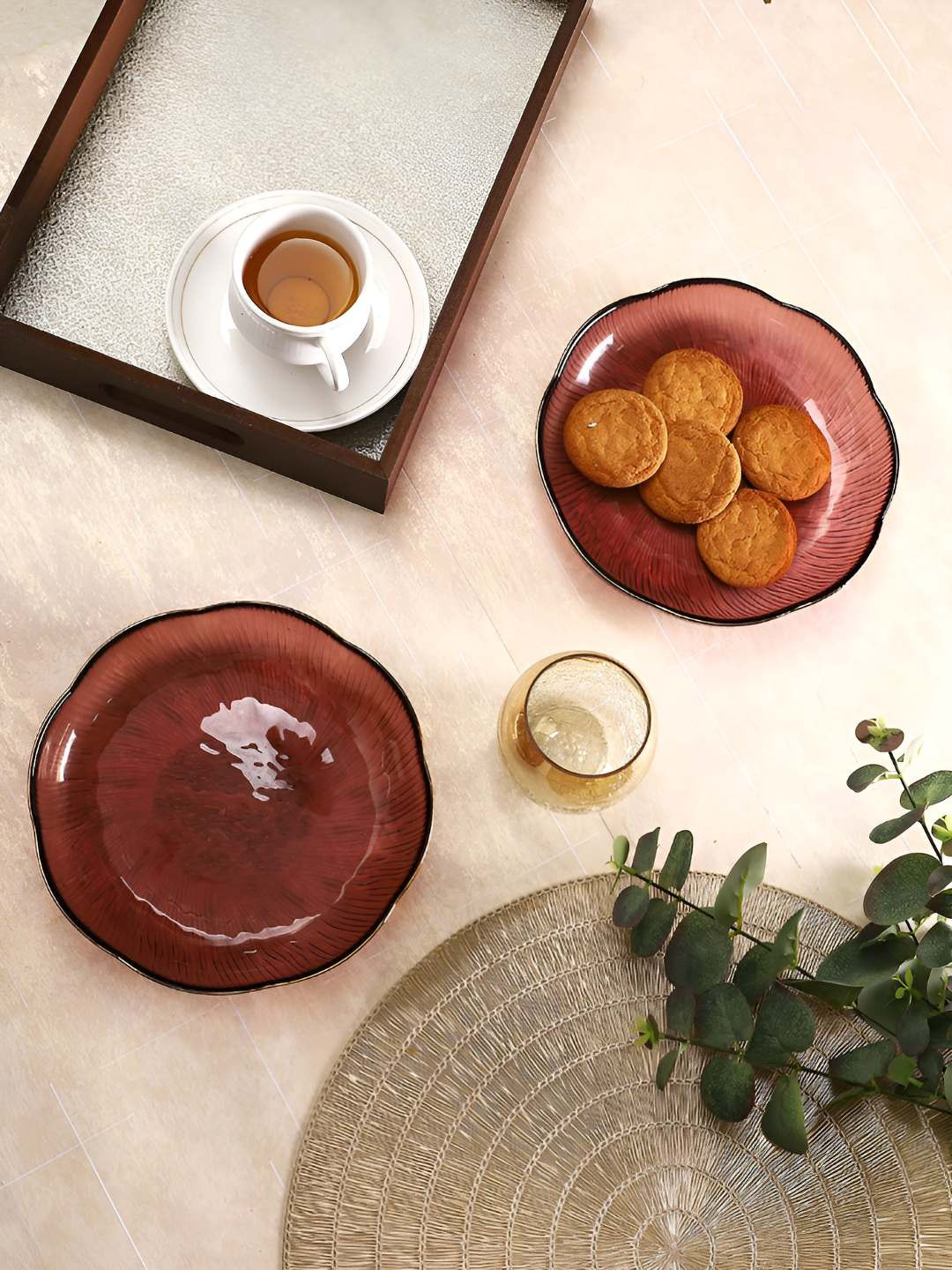 TAYHAA 2-Pcs Red Lined Pattern Flower Shaped Serving Plates