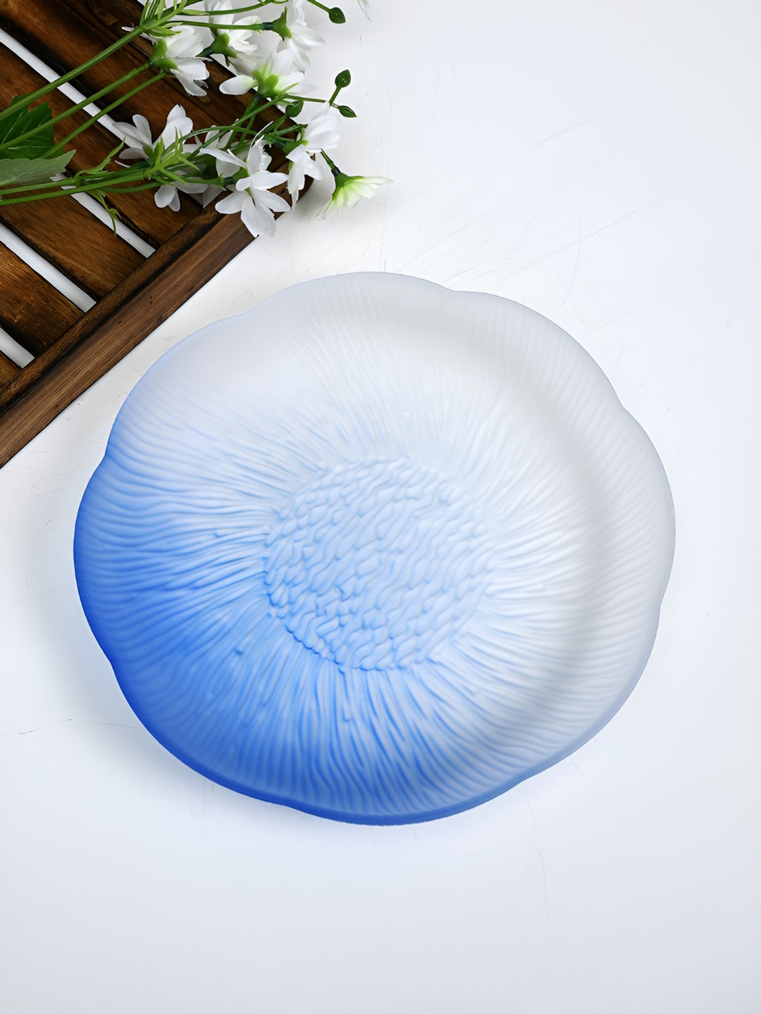 TAYHAA Transparent & Blue Ombre Design Flower Shaped Glass Serving Plate